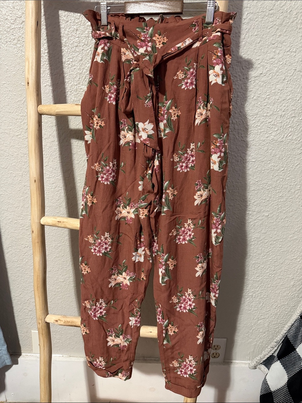 American Eagle Outfitters Rust Floral Tie-Waist Paperbag Joggers